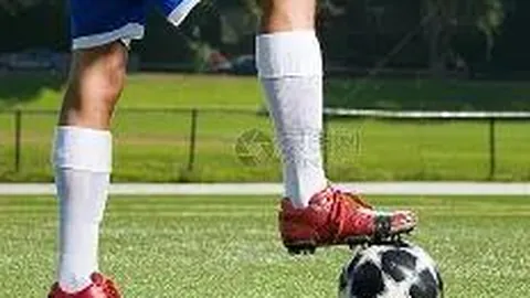 张柏芝短裤秀甜蜜，牵手神秘男引猜测身份